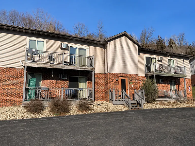 2717 Westview Ct — Photo 2
