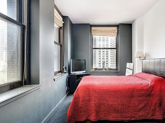 3rd image of 150 Nassau St APT 9D