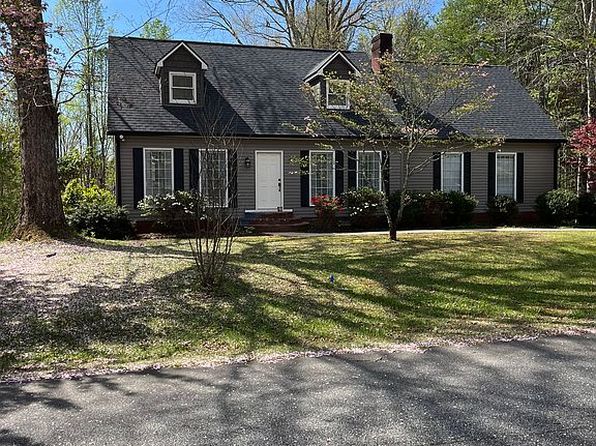133 Solar Dr, Hudson, NC 28638