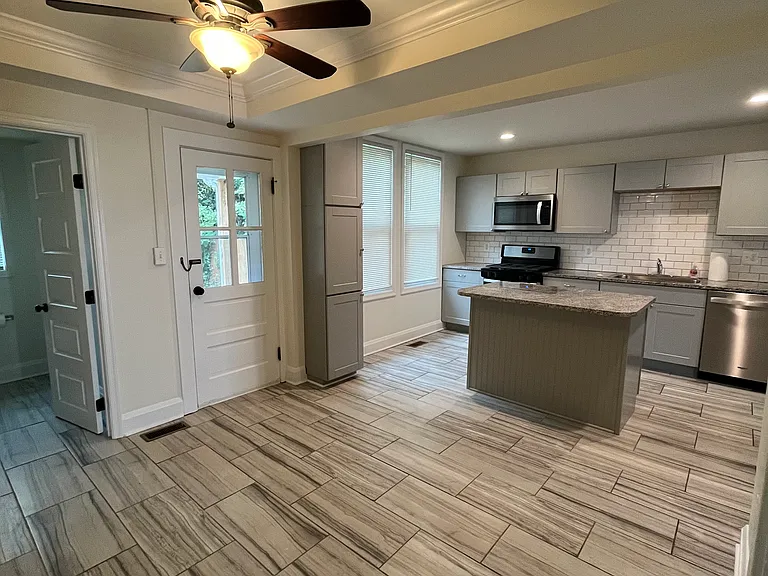 58 W Green St — Photo 3