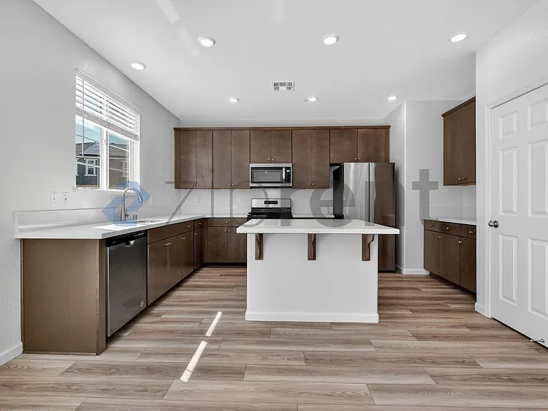 580 Rosedale Way — Photo 11