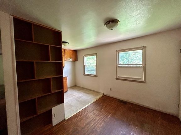 5th image of 8214 E 36th St