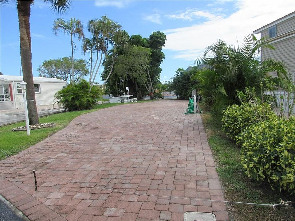 1st image of 281 Nettles Blvd