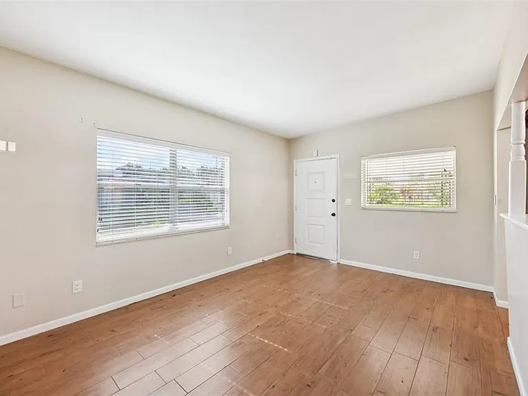 1417 E Harding St — Photo 5