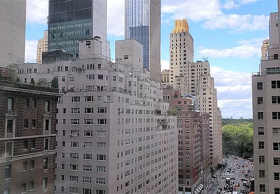 3rd image of 77 W 55th St APT 17G