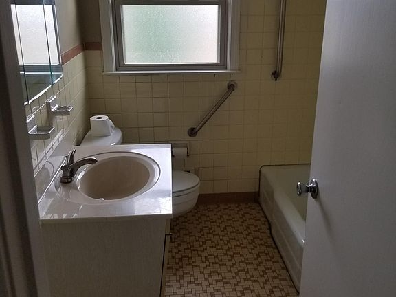 5th image of 8001 N Blake Ln