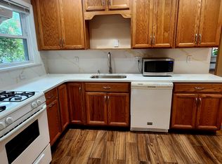 20 Carter Ct #1, Lynbrook, NY 11563