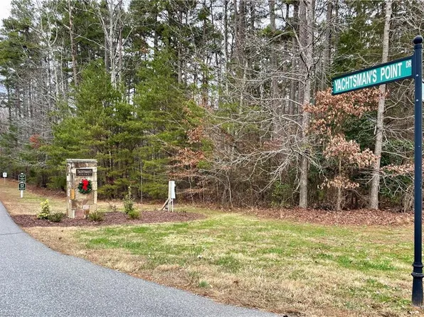 126 Yachtsmans Point Dr #25, Lexington, NC 27292