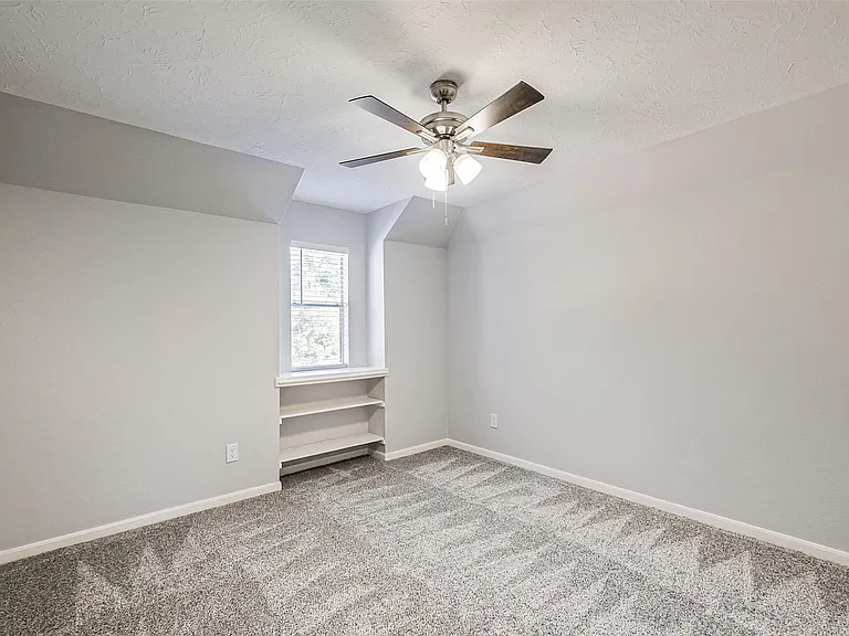 20506 Park Pine Dr — Photo 43