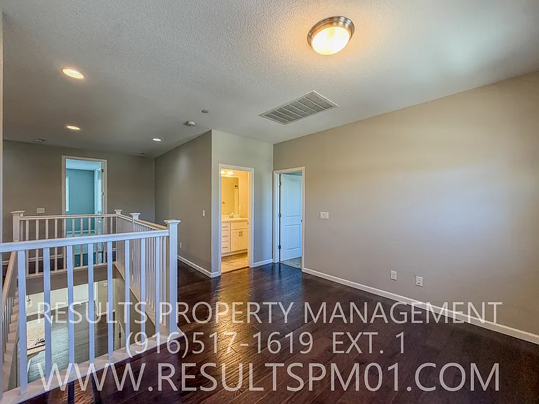 1041 Bridlewood Dr — Photo 17
