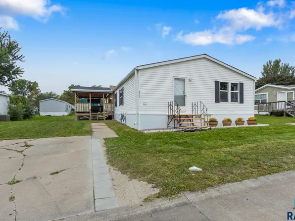 805 N Nunda Pl, Sioux Falls, SD 57107