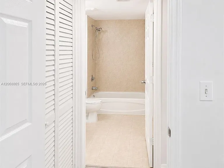 275 NE 18th St #1510 — Photo 6
