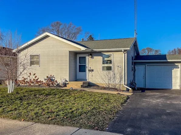 212 Charlton St, Beaver Dam, WI 53916