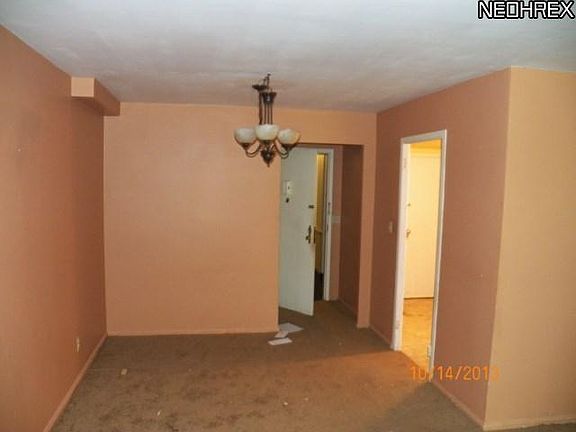 4th image of 19101 Van Aken Blvd APT 326
