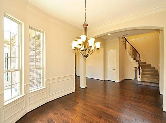 5th image of 71 Overland Heath Dr