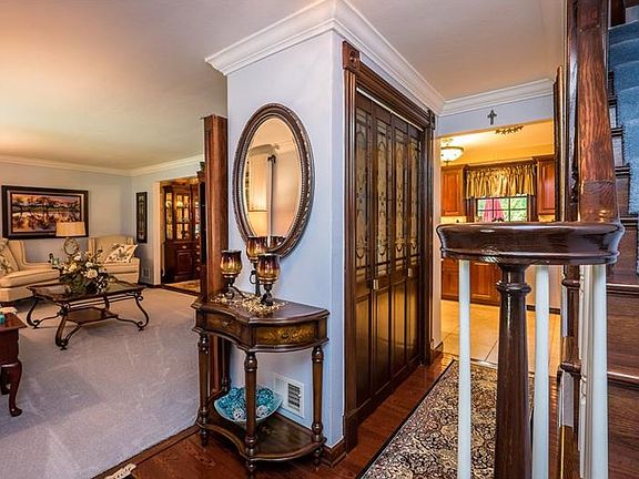 2nd image of 2811 Queensboro Ave