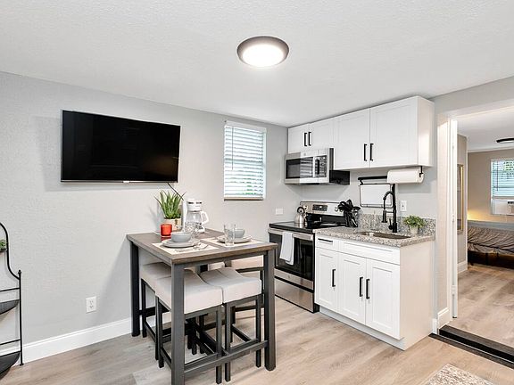 2nd image of 1235 Grove St #3