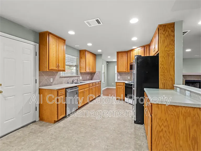 2200 N Shields Dr — Photo 15