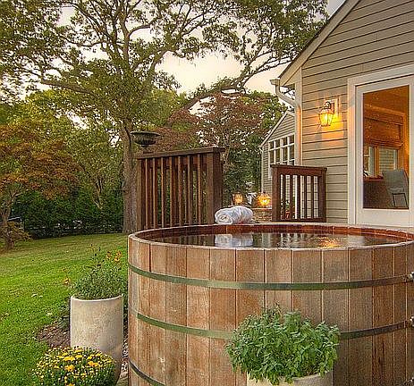 Cedar hot tub 