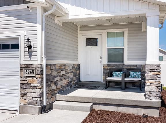 3rd image of 5248 W Park Valley Cir