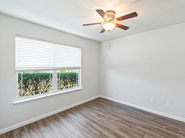7807 Fieldstone Dr — Photo 16