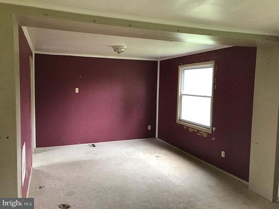 2nd image of 924 Wheaton Dr
