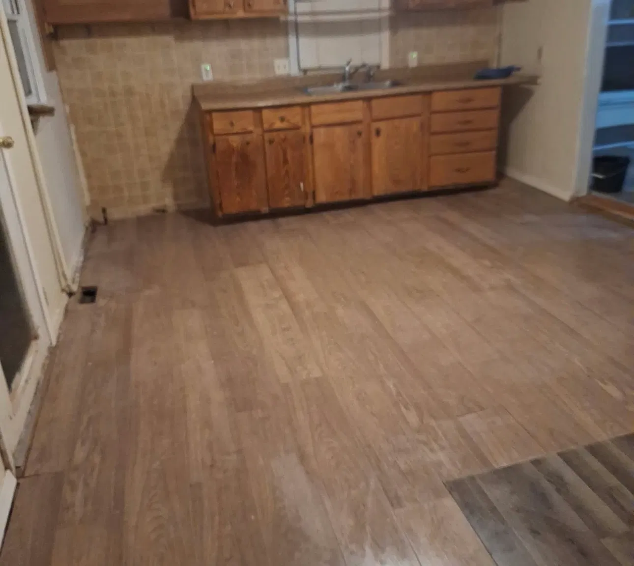 2 bed, 1100 sqft, $745 — Photo 4