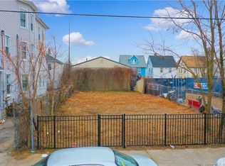 90 Lee Ave, Bridgeport, CT 06605