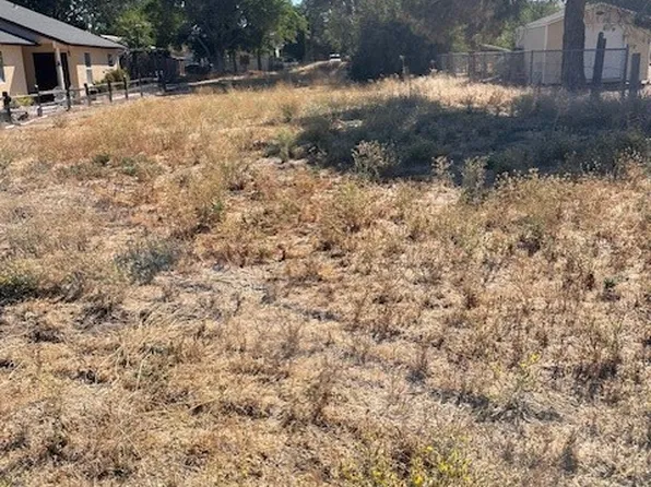 286 S 1st St, Shandon, CA 93461