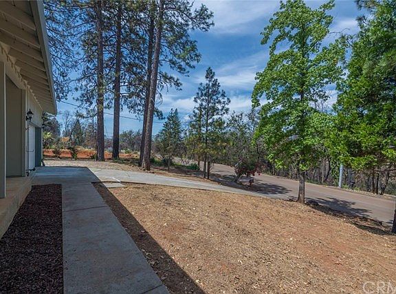 4th image of 2189 De Mille Rd