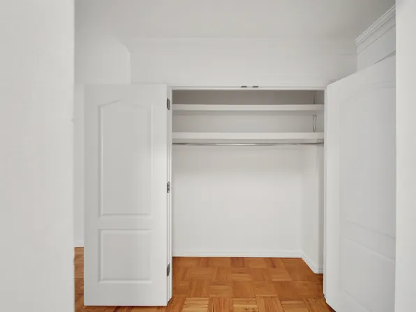 315 West 57th Street image 5 of 28