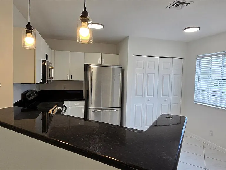 1455 SW 48th Ter #1455 — Photo 4