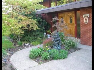 2437 Huntington Dr, Pittsburgh, PA