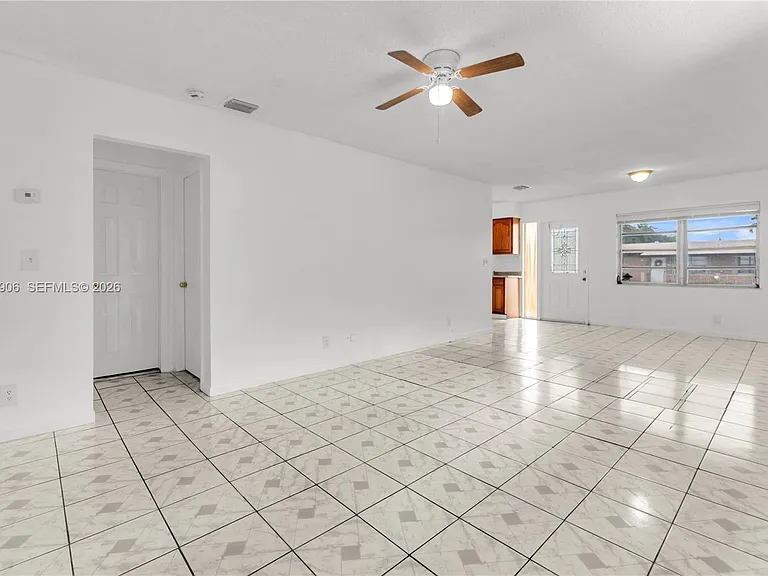 5742 Garfield St #2 — Photo 27