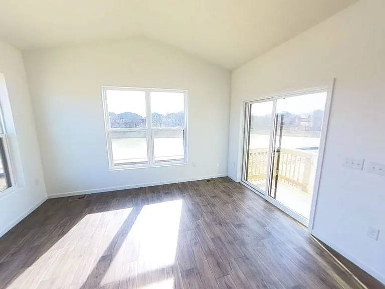 Breakfast nook / dining room area