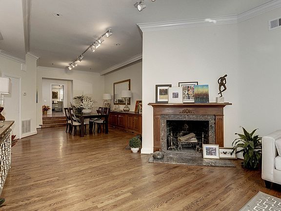 DUPLEX LIVING/DINING ROOM