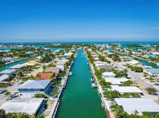 160 10th St, Key Colony Beach, FL 33051
