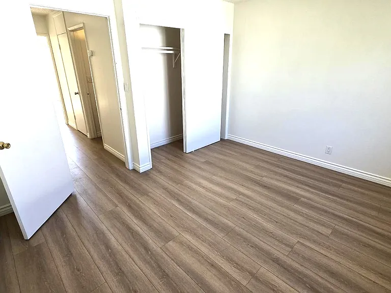 140 N Berendo St #2 — Photo 15