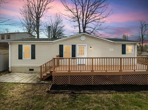 505 N Dr NE, Christiansburg, VA 24073