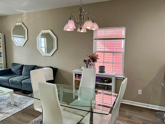 5th image of 309 Courtney Cir