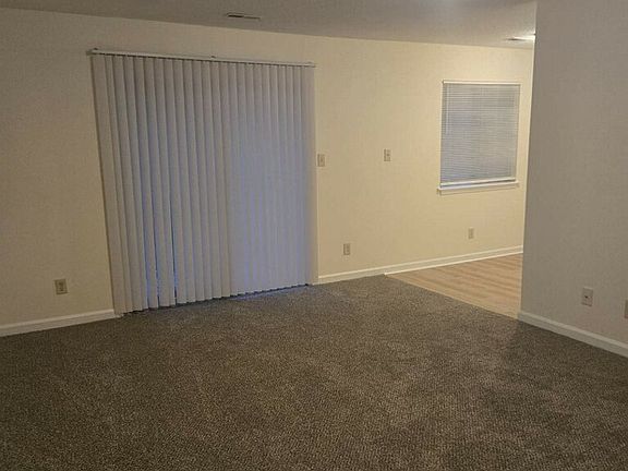 4th image of 2324 Taylor St APT 1B