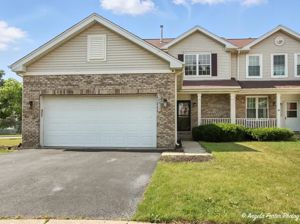 28912 Sawmill Ln, Lakemoor, IL 60051