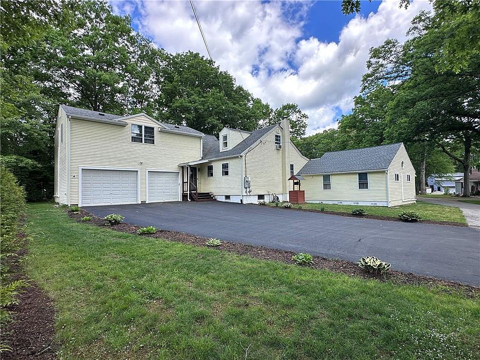 1st image of 1381 Putnam Pike