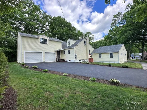 1381 Putnam Pike, Glocester, RI 02814