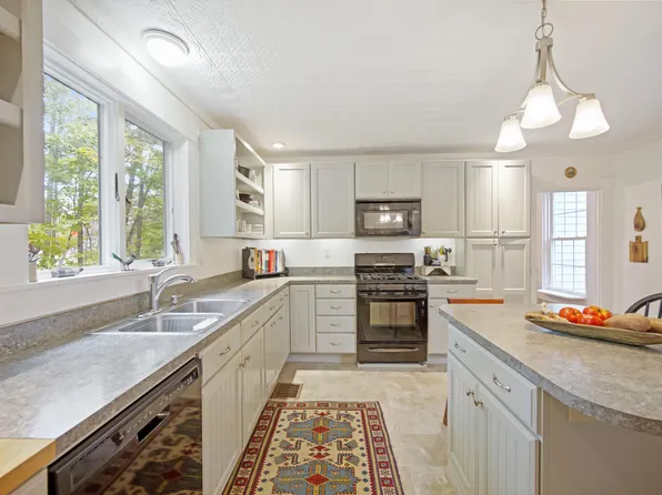 18 Prospect Street, Searsport, ME 04974