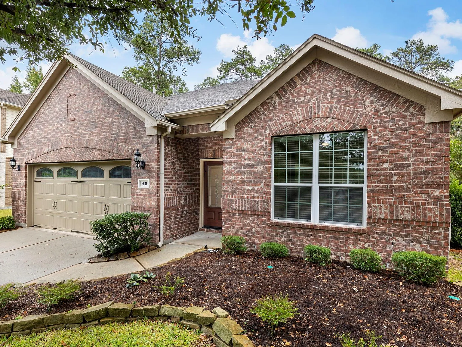 4 bed, 3.0 bath, 2688 sqft, $3,600 — Photo 4