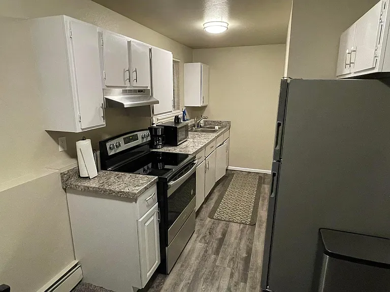 1179 Cree Dr #1 — Photo 3