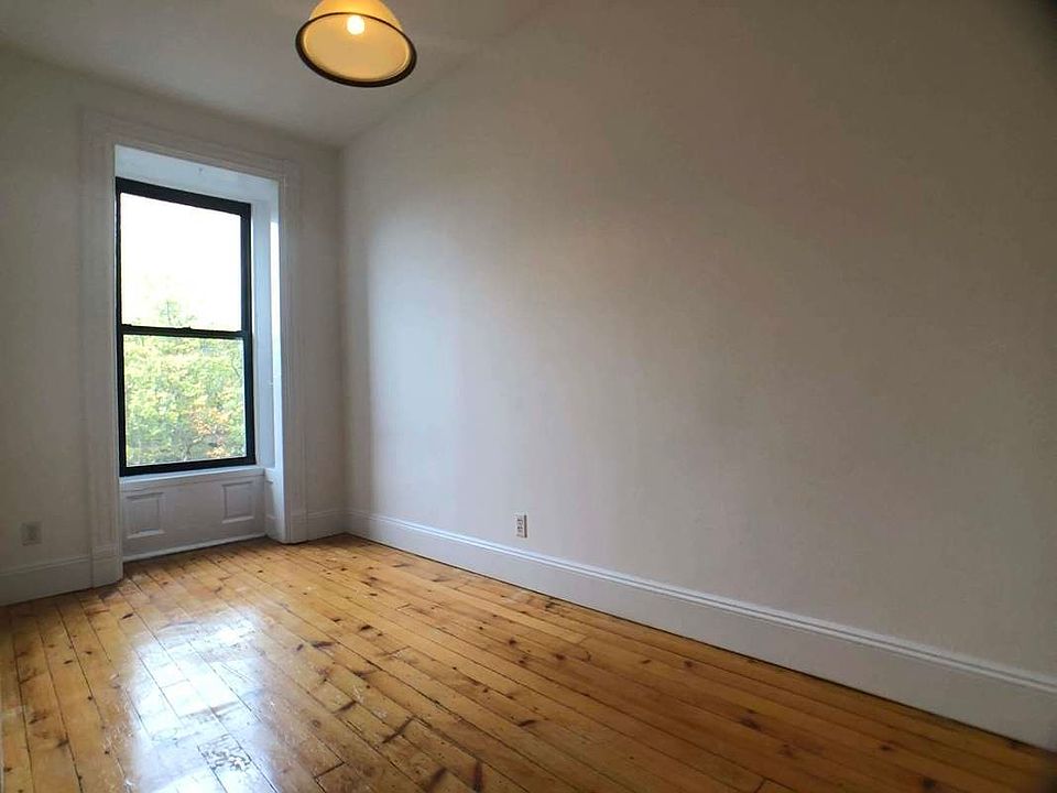2nd image of 100 7th Ave #1FFLOOR