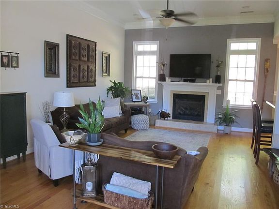 2nd image of 295 Quick Silver Dr