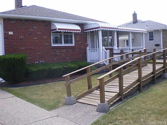2nd image of 19 Laura Ct
